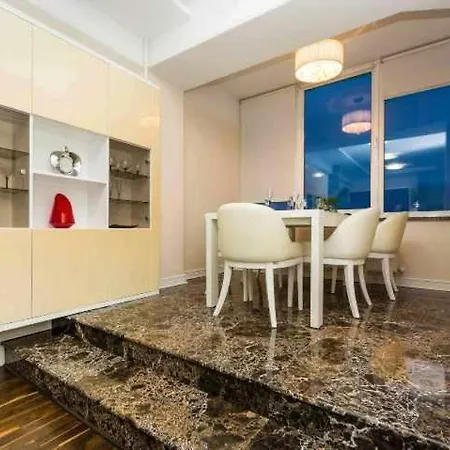Valea Trandafirilor Apartament *